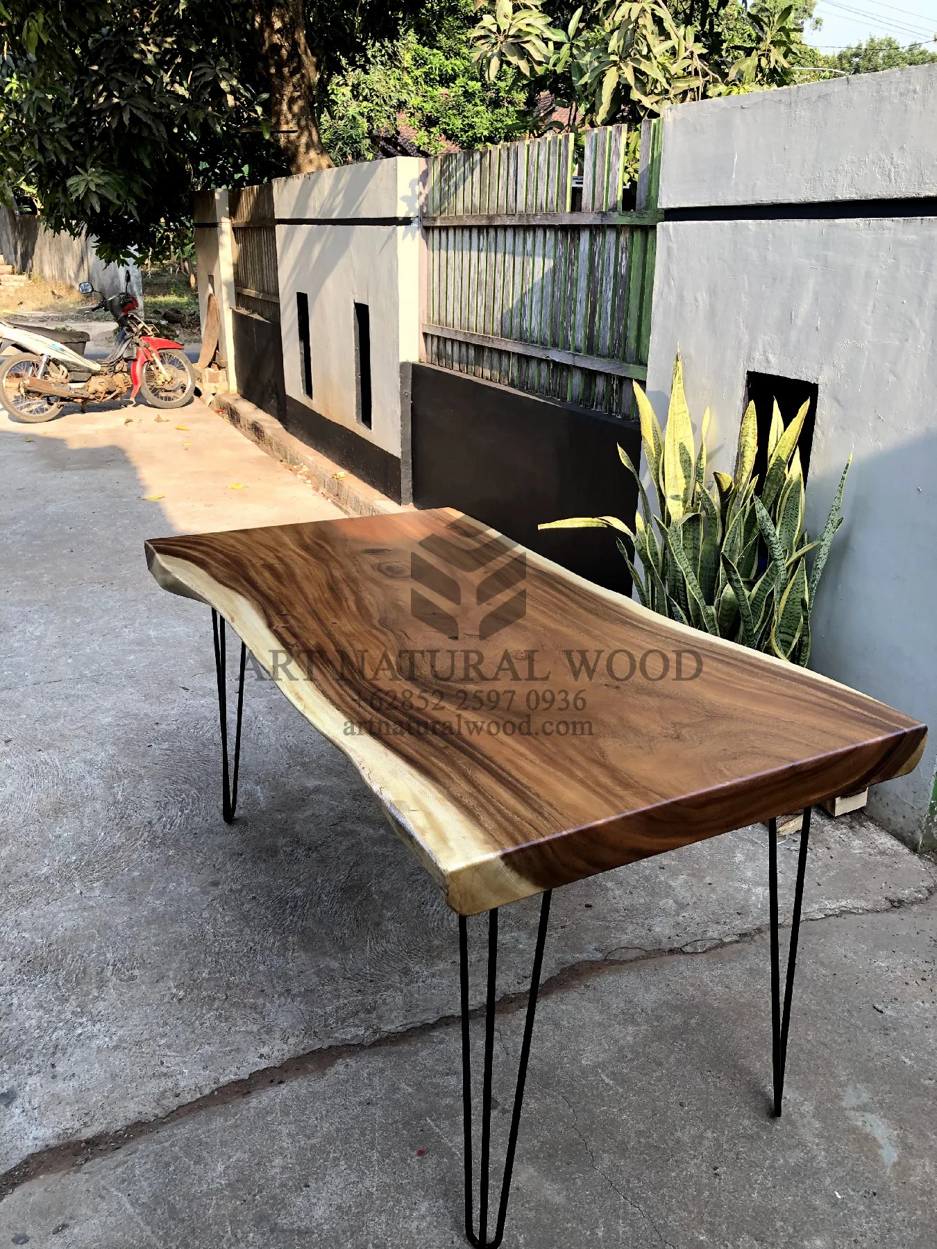 meja komputer desain industrial minimalis-meja komputer kayu solid