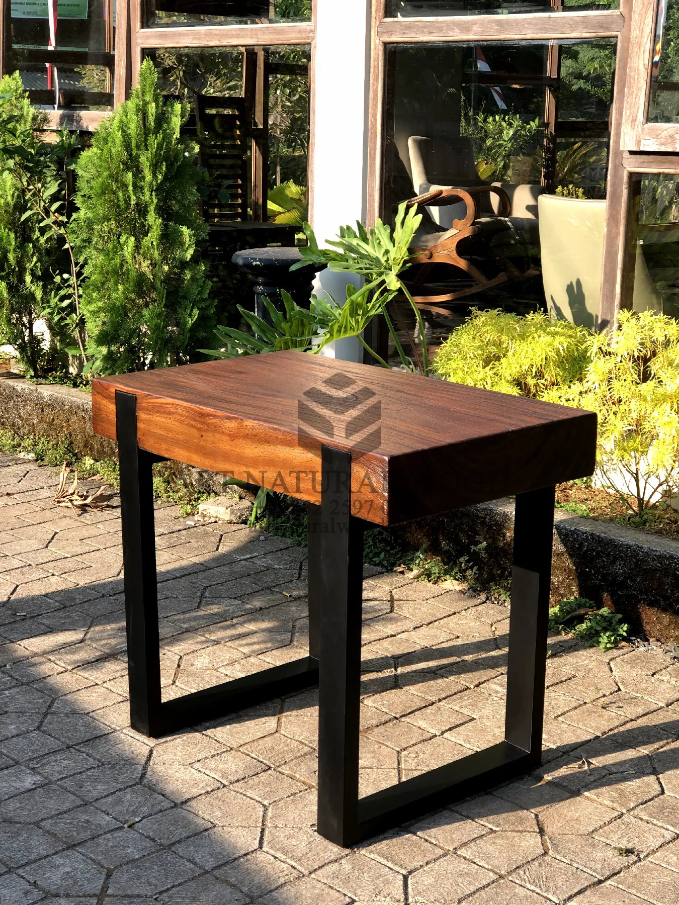 meja hias minimalis ruang tamu-meja konsol minimalis-meja aquarium kayu solid