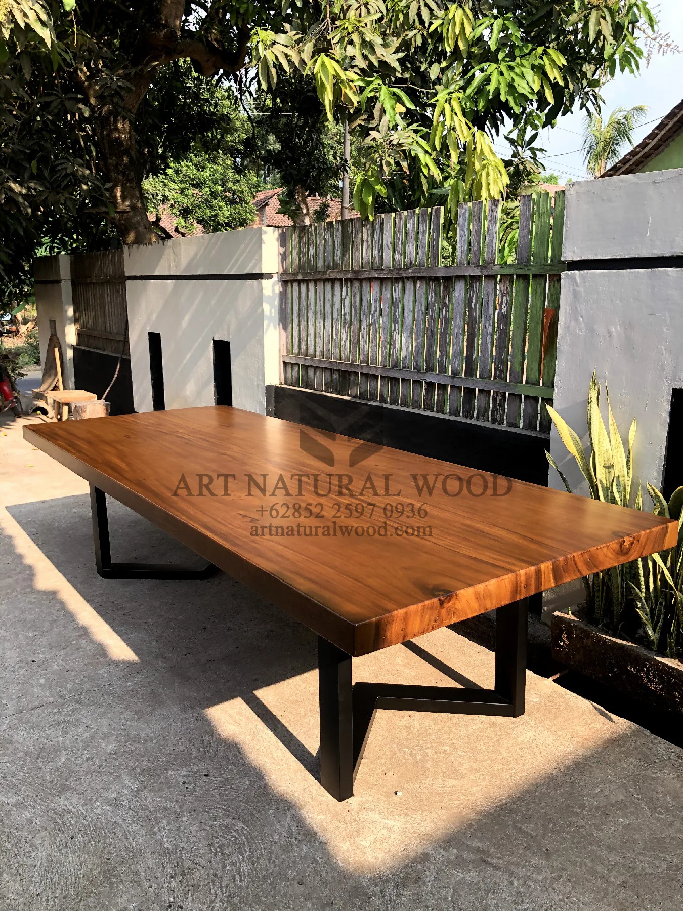 meja meeting minimalis kayu trembesi solid