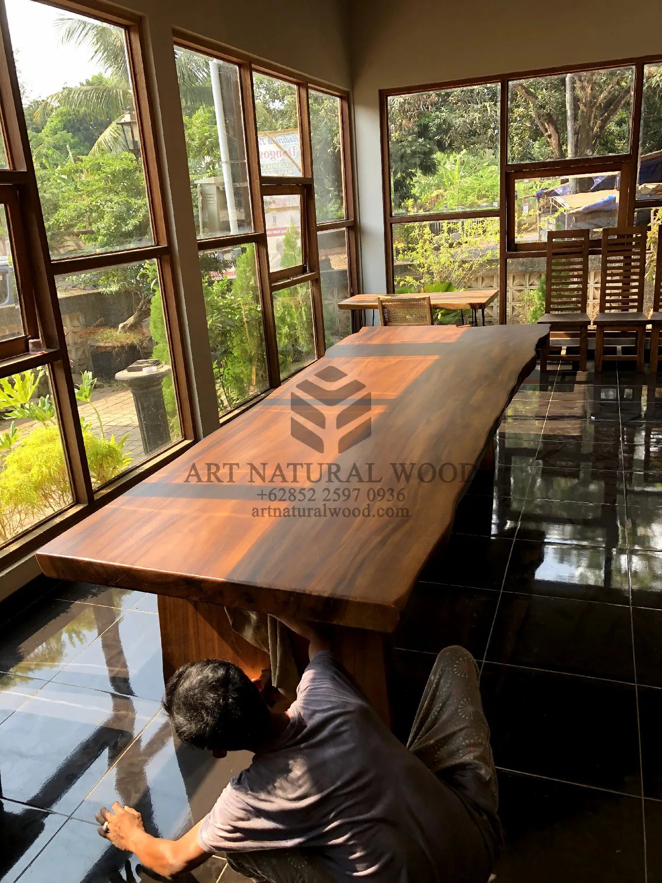 meja makan kayu trembesi solid sisi alami-meja makan kayu alami-meja kayu besar