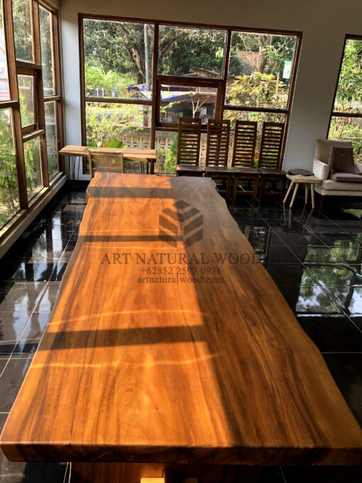 meja makan kayu trembesi solid sisi alami-meja makan kayu alami-meja kayu besar