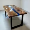 meja epoxy resin kayu trembesi kaki besi
