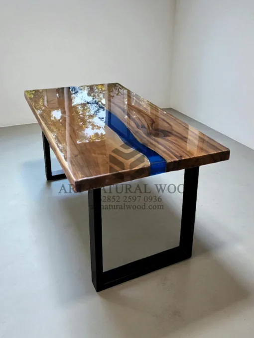 meja epoxy resin kayu trembesi kaki besi