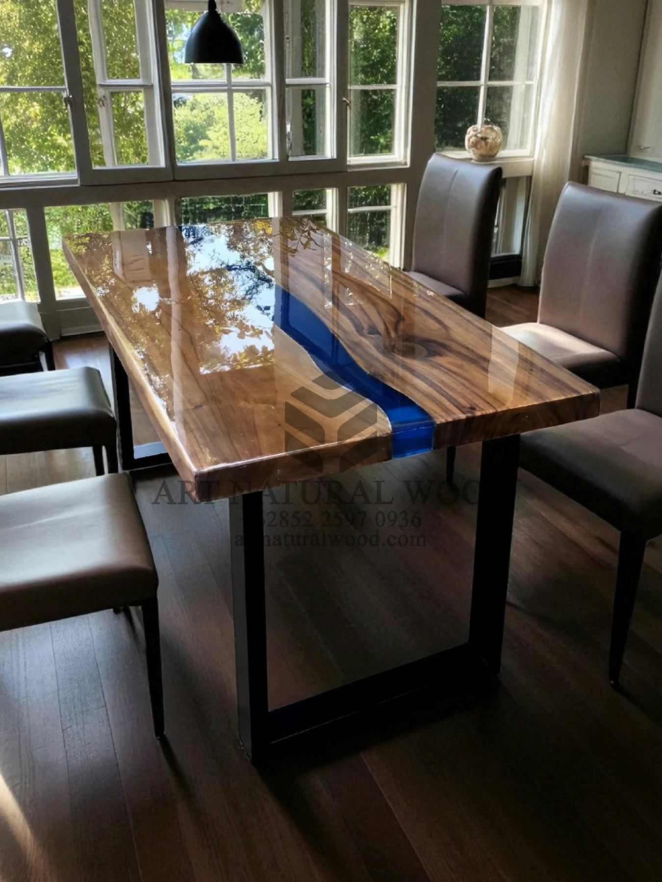 meja epoxy resin kayu trembesi kaki besi