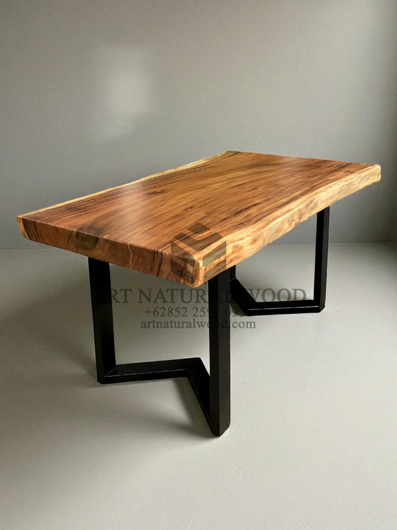 meja kayu utuh trembesi minimalis kaki besi- meja kayu besar kaki besi