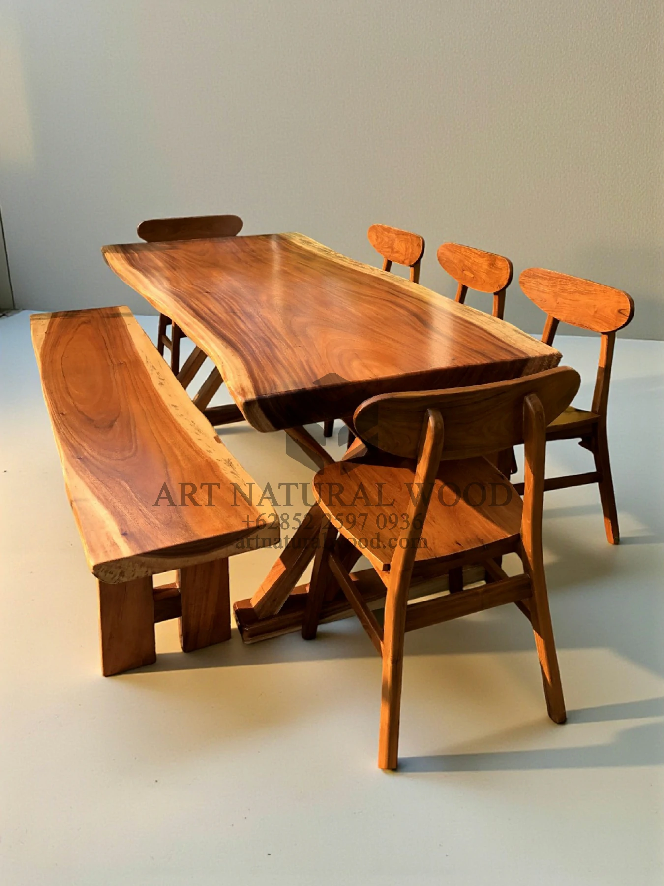 meja makan kayu trembesi 5 kursi 1 bangku-meja makan minimalis kayu trembesi-set meja makan kayu besar