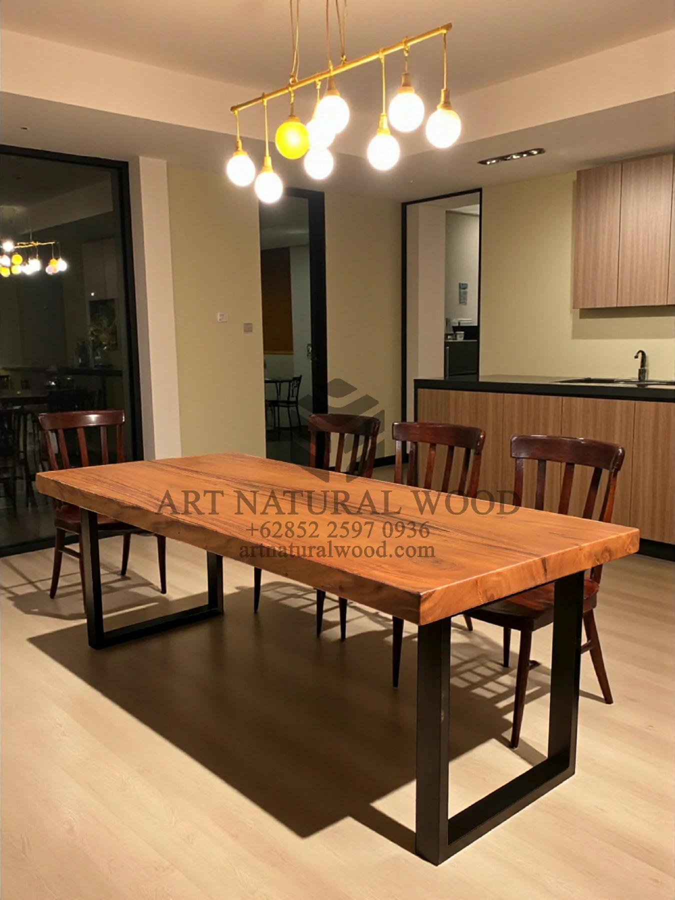 meja makan minimalis kayu trembesi solid kaki besi
