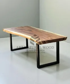 meja trembesi minimalis kaki besi kayu solid utuh sisi natural