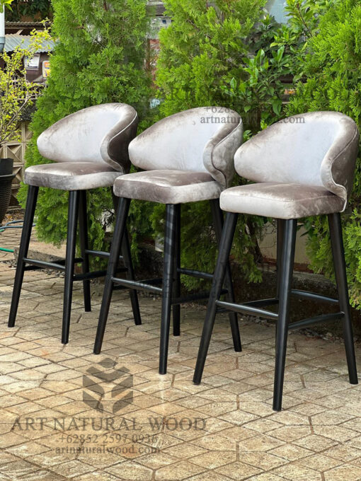 bar stool kontemporer kayu solid