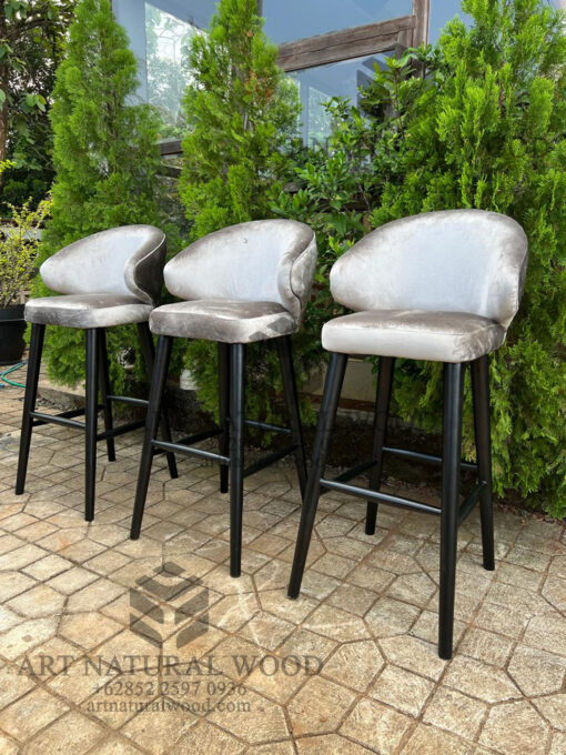 bar stool kontemporer kayu solid