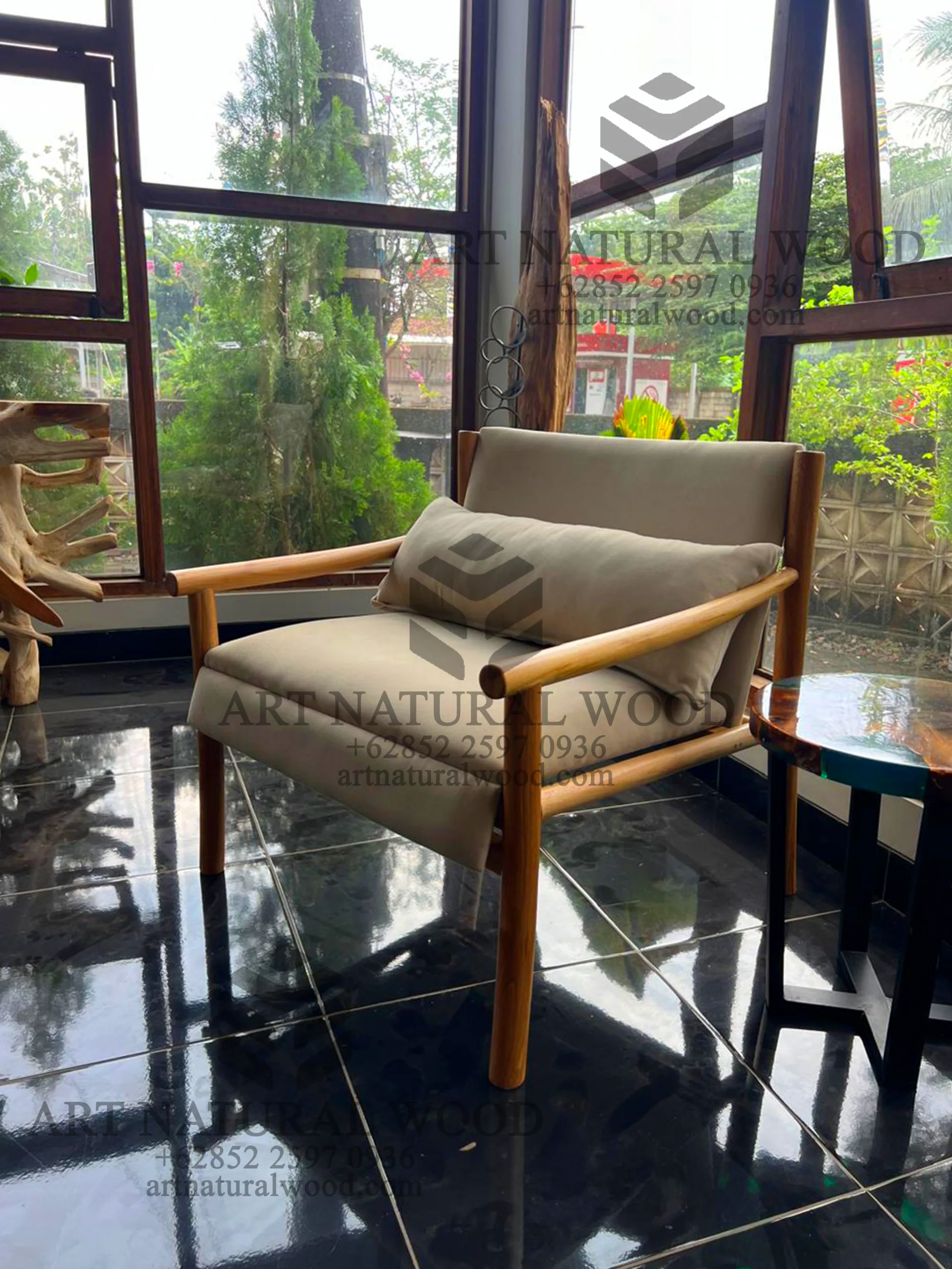 kursi resto dan cafe minimalis modern