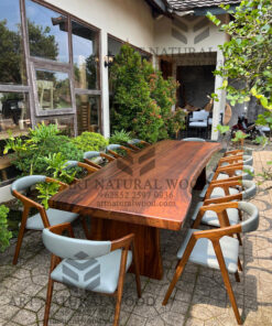 meja makan 10 kursi kayu solid