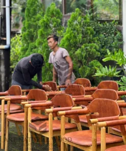 kursi makan kulit desain mid century