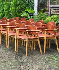 kursi makan kulit desain mid century