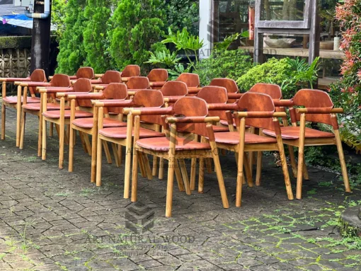 kursi makan kulit desain mid century