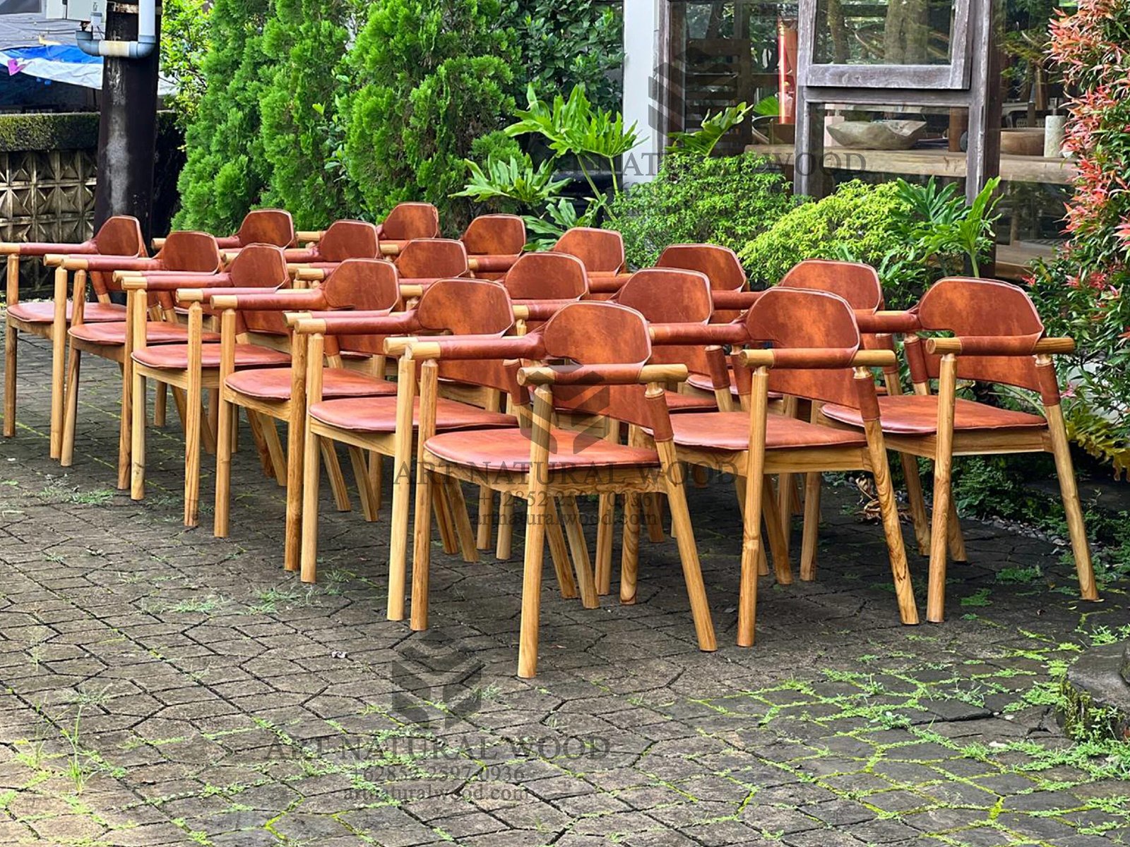kursi makan kulit desain mid century